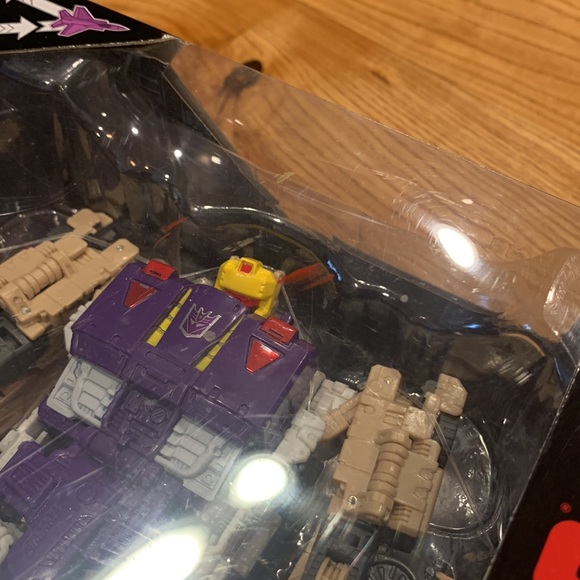 Transformers titans return blitzwing  Brand new - Picture 8 of 8